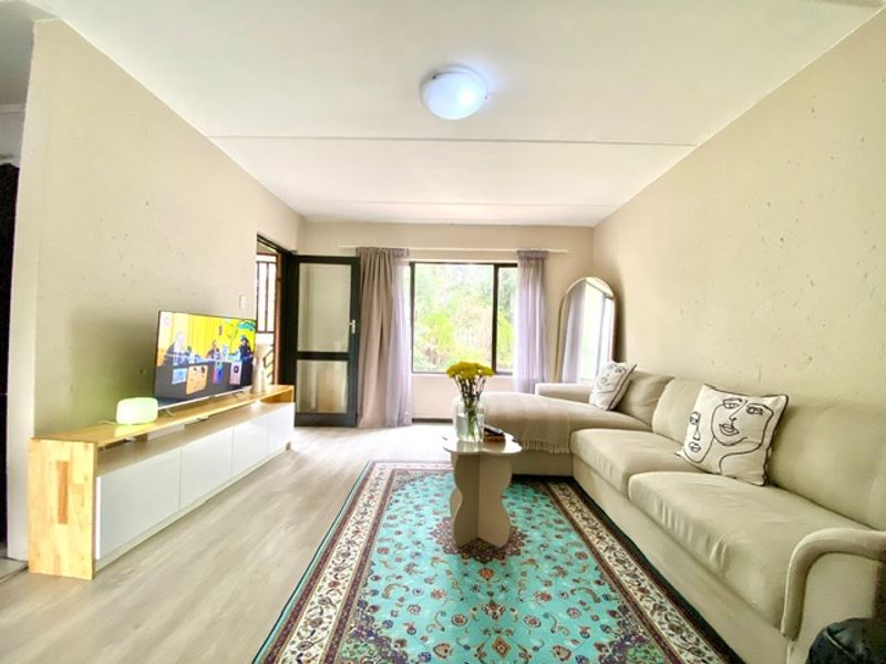 STYLISH ONE BED APARTMENT IN THE HEART OF MORNINGSIDE FOR SALE - Photo 2