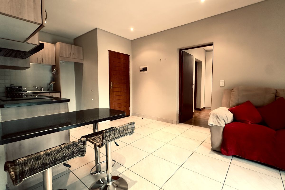 Modern 2-Bedroom Ground Floor Apartment in Over-50s Village (Bryanston) - Photo 4