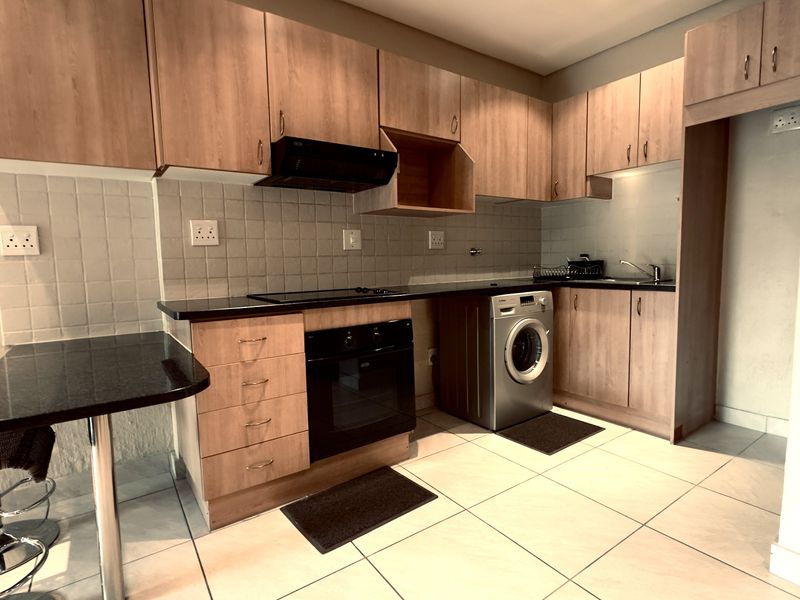 Modern 2-Bedroom Ground Floor Apartment in Over-50s Village (Bryanston) - Photo 6