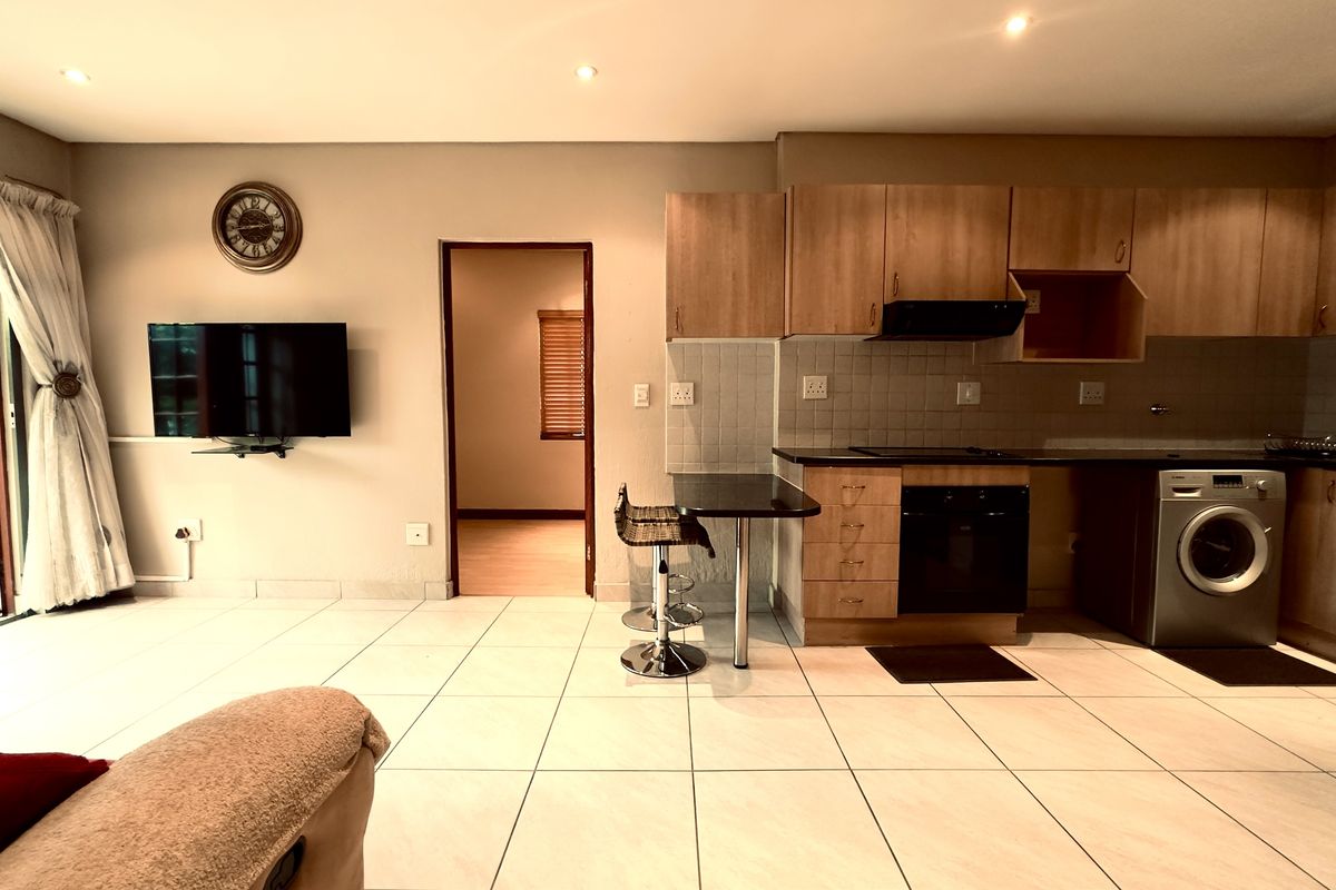 Modern 2-Bedroom Ground Floor Apartment in Over-50s Village (Bryanston) - Photo 5