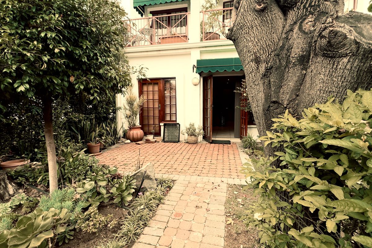 Modern 2-Bedroom Ground Floor Apartment in Over-50s Village (Bryanston) - Photo 2