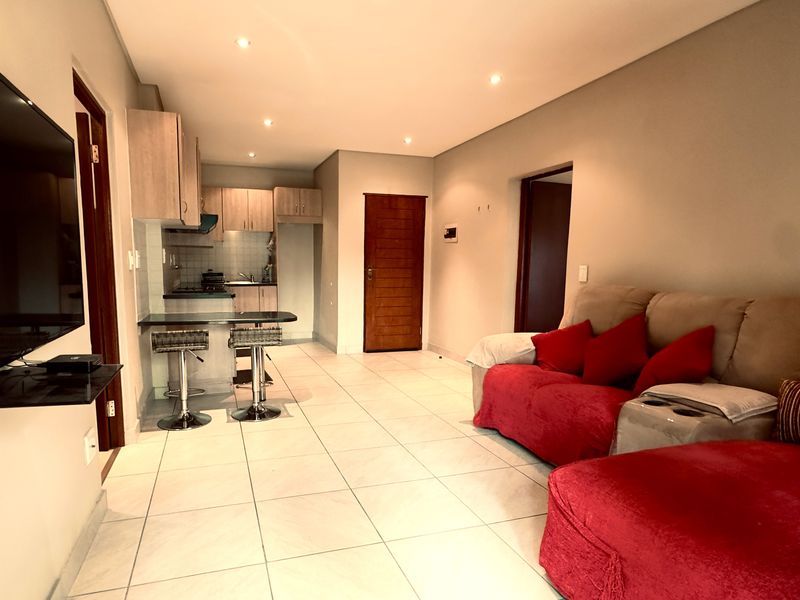 Modern 2-Bedroom Ground Floor Apartment in Over-50s Village (Bryanston) - Photo 3