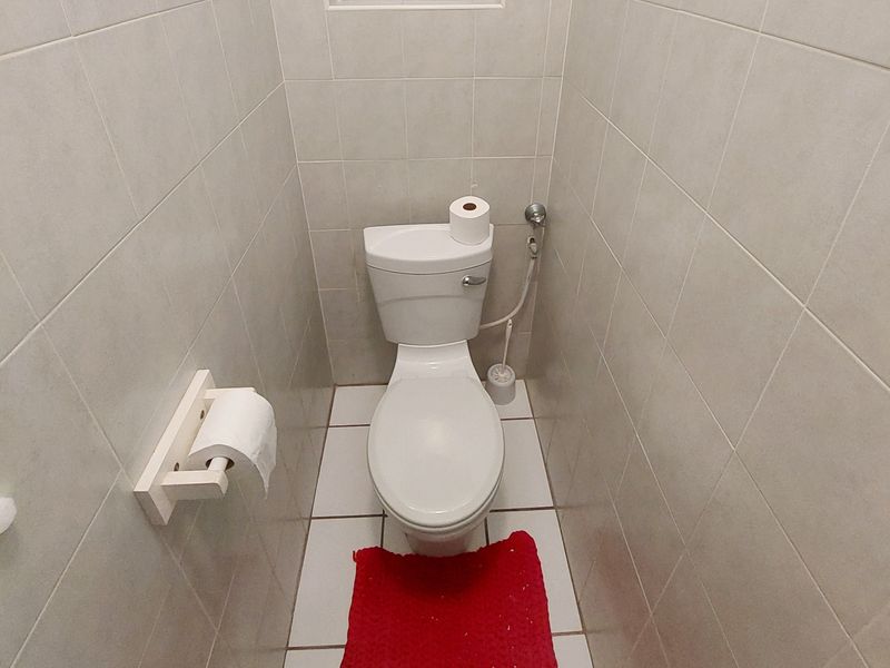 SUMMERSTRAND FURNISHED ROOM IN SHARED APARTMENT FOR RENT - Photo 6