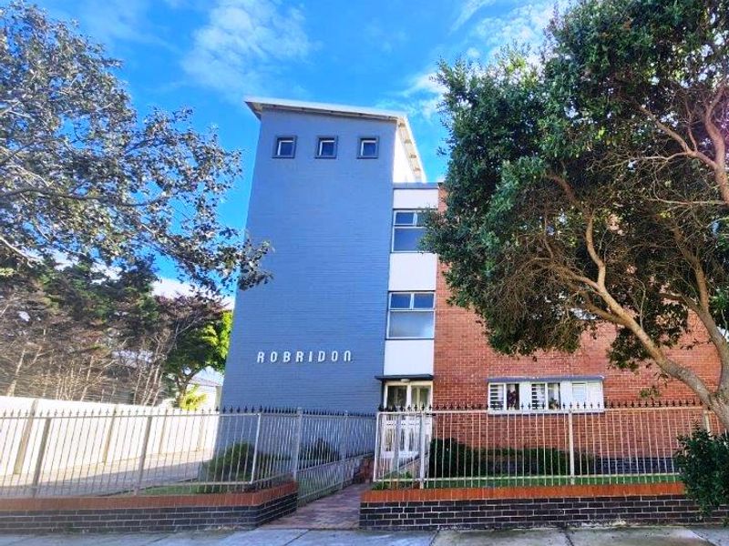 SUMMERSTRAND FURNISHED ROOM IN SHARED APARTMENT FOR RENT - Photo 1