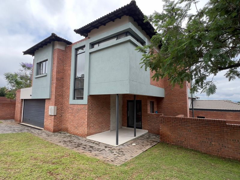 4 BEDROOM HOUSE IN SECURE ESTATE - Photo 1
