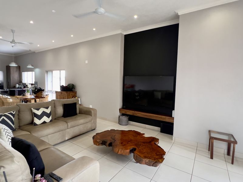 4 BEDROOM HOUSE IN SECURE ESTATE - Photo 5