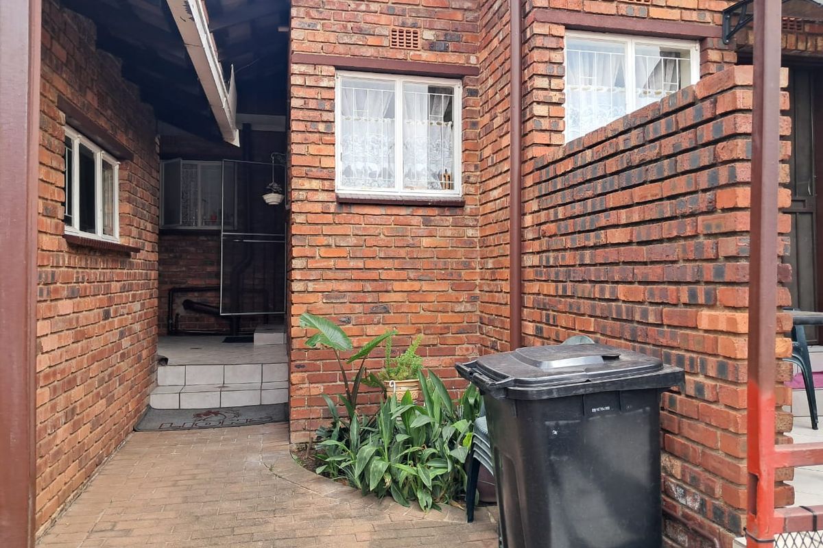 Peaceful Living Awaits in Birchleigh - 3 bedroom, 2 bathroom - Photo 3