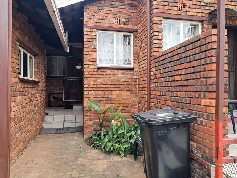 Peaceful Living Awaits in Birchleigh - 3 bedroom, 2 bathroom - Photo 3