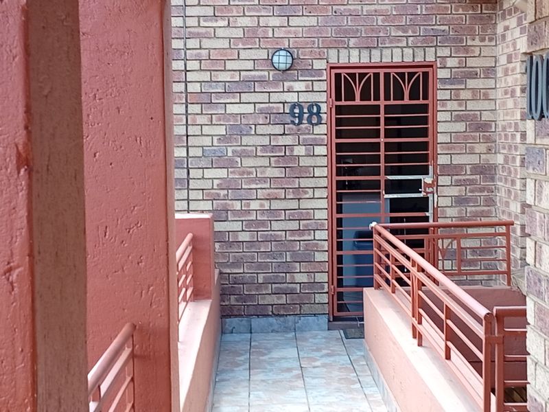 Townhouse For Sale In Pretoria - Photo 9
