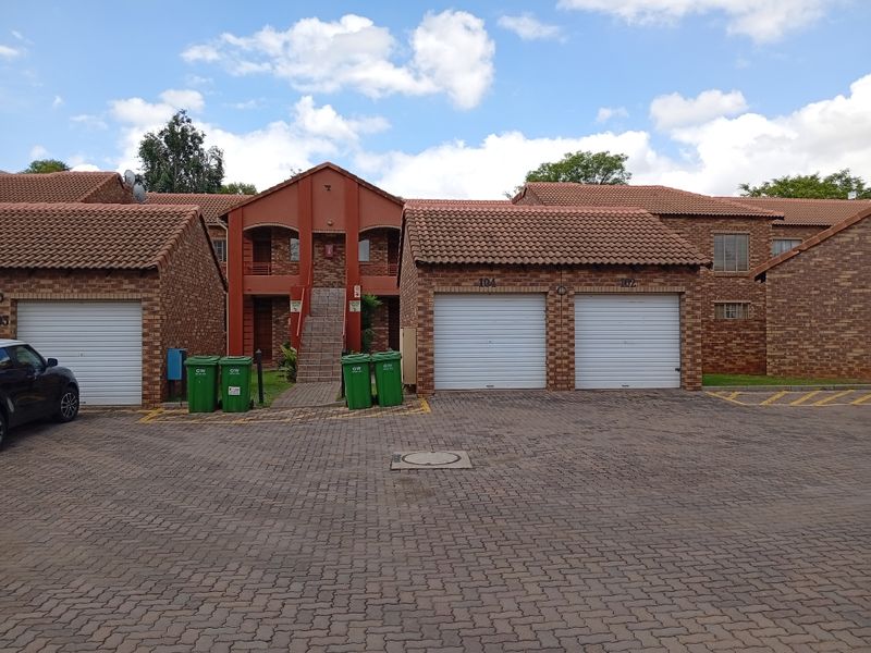 Townhouse For Sale In Pretoria - Photo 6