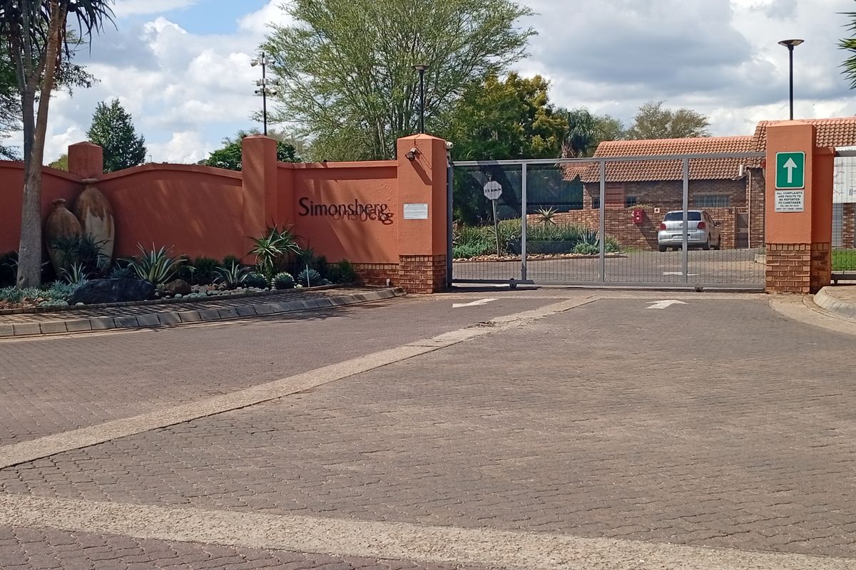 Townhouse For Sale In Pretoria - Photo 5