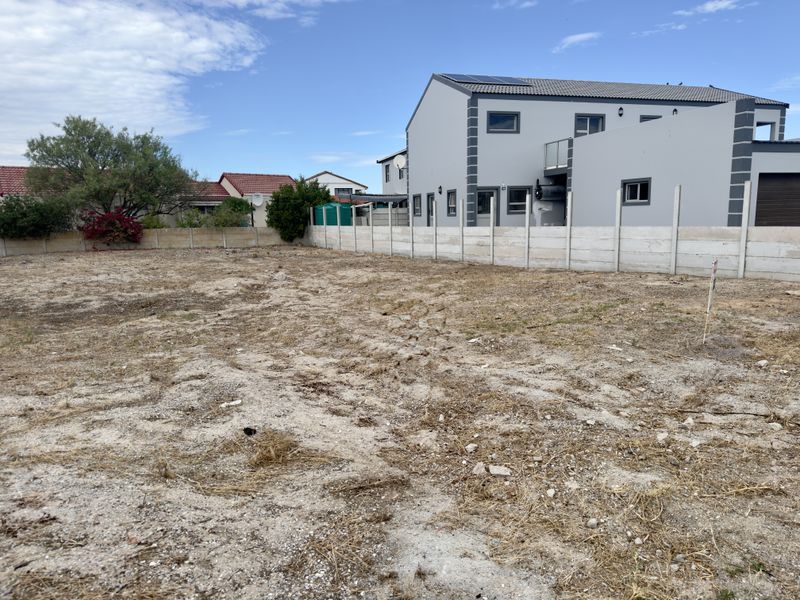 Prime 579 m2 Vacant Land for Sale in Port Owen – Secure Private Crescent Near the Marina - Photo 3