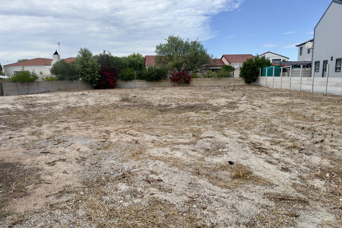 Prime 579 m2 Vacant Land for Sale in Port Owen – Secure Private Crescent Near the Marina - Photo 2