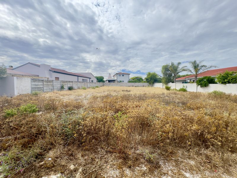 Build Your Ideal Coastal Home – 670 m2 Vacant Stand for Sale in Port Owen Near the Berg River - Photo 2