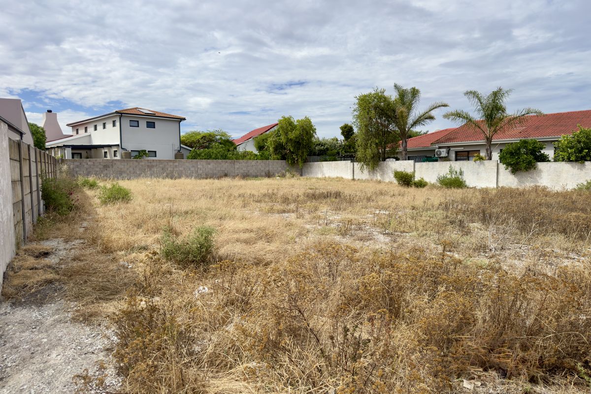 Build Your Ideal Coastal Home – 670 m2 Vacant Stand for Sale in Port Owen Near the Berg River - Photo 3
