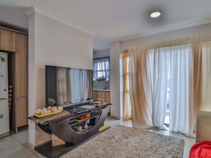 To Let in Lombardy Meander - Photo 4