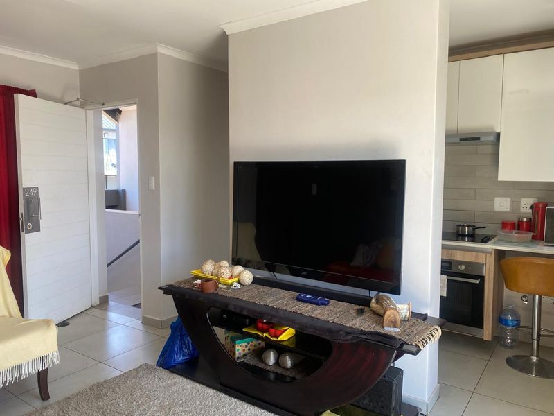 To Let in Lombardy Meander - Photo 10