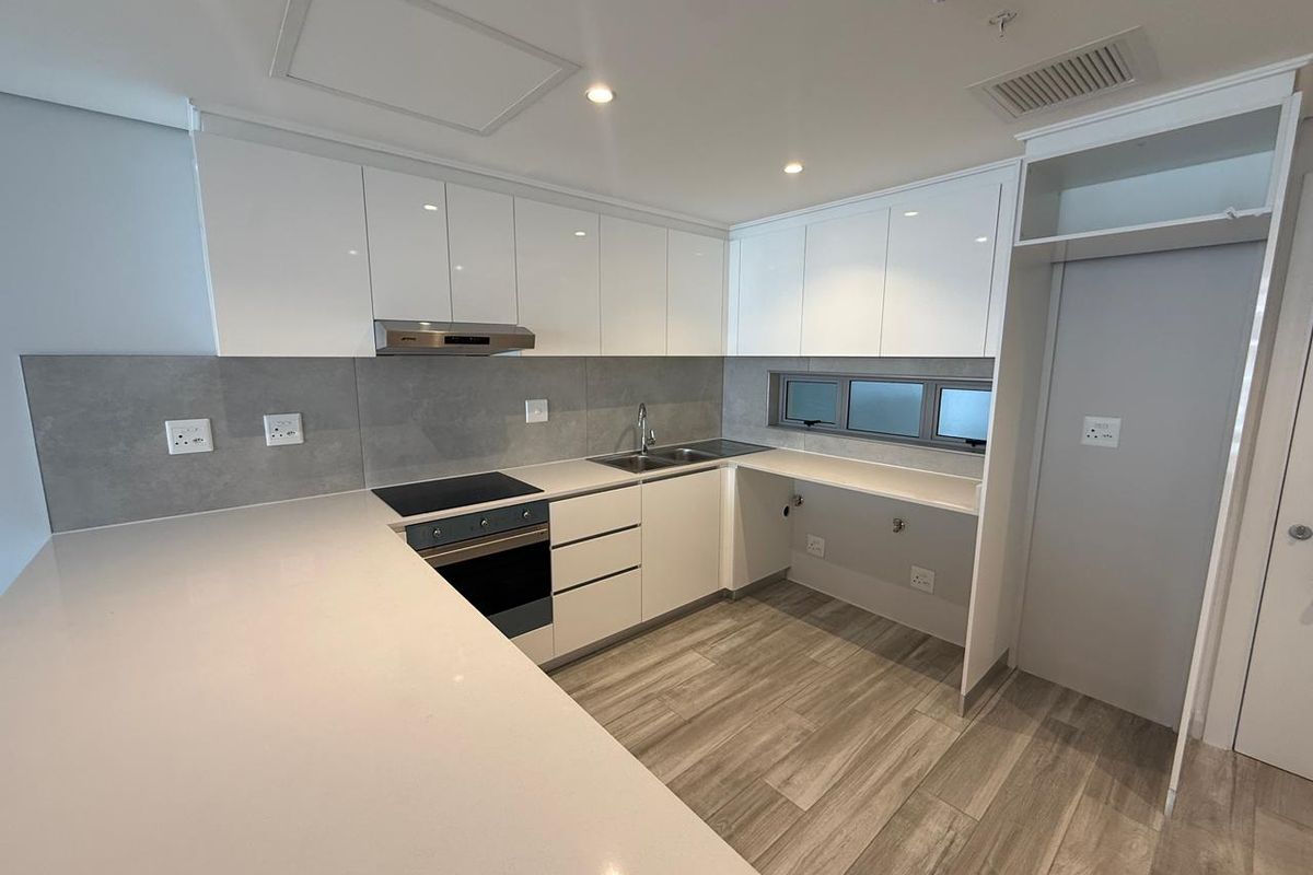 Stunning ocean view apartment at the Oceans Residence - Photo 4