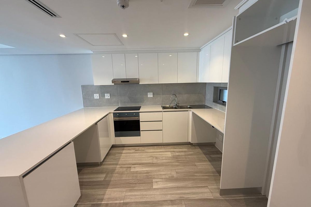 Stunning ocean view apartment at the Oceans Residence - Photo 3