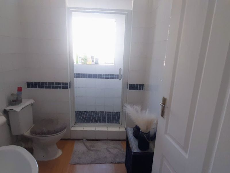 Modern Effortless Living!! - Photo 10