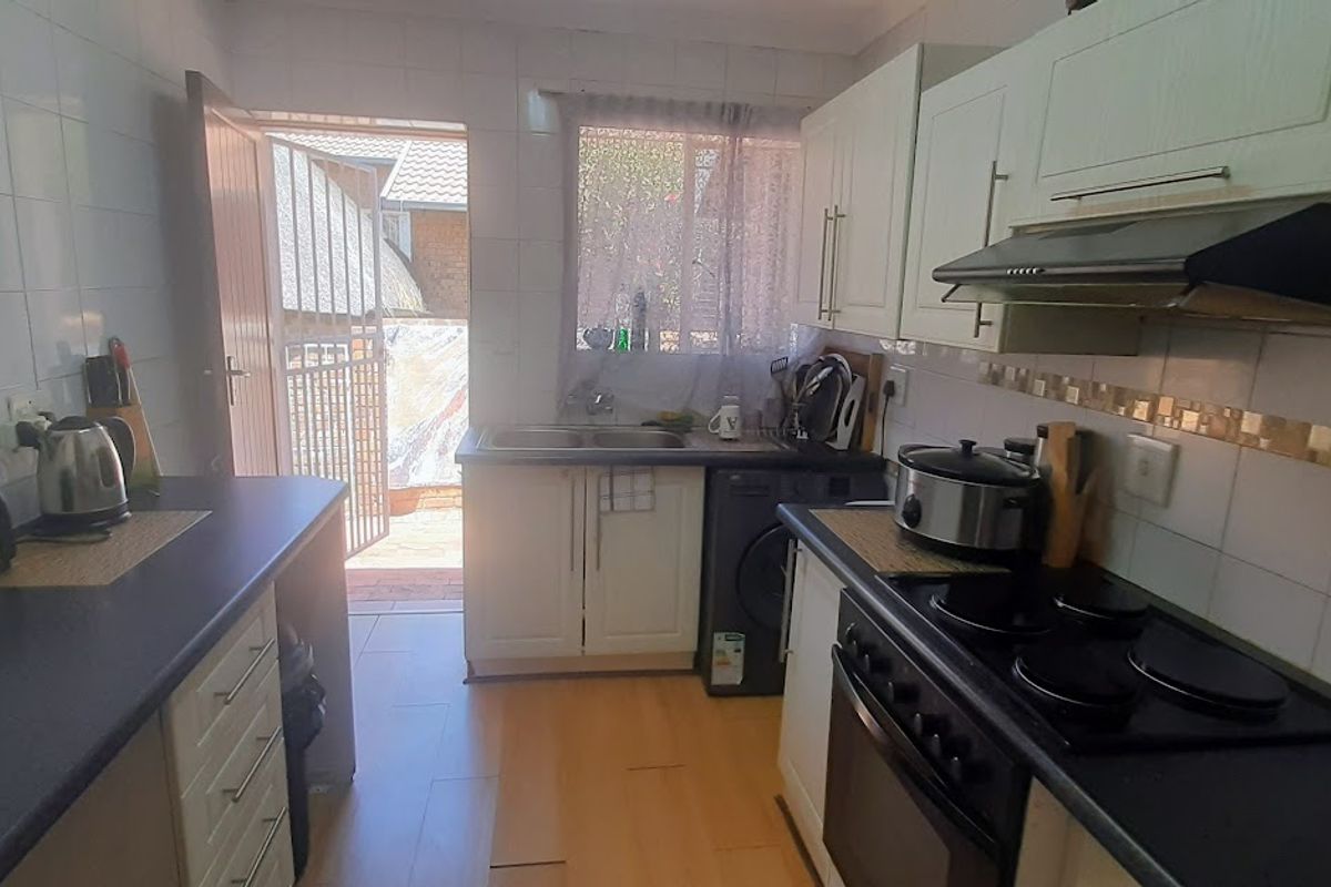 Modern Effortless Living!! - Photo 5