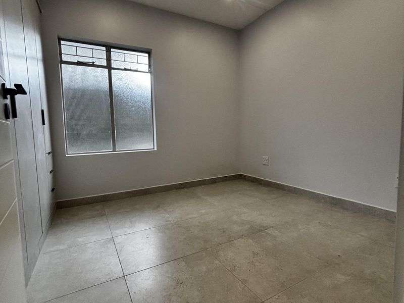 WOW MODERN -BRAND NEW 2 BED 2 BATH - Photo 10