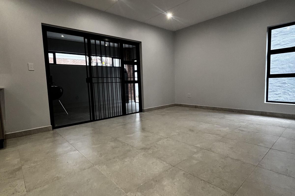 WOW MODERN -BRAND NEW 2 BED 2 BATH - Photo 3