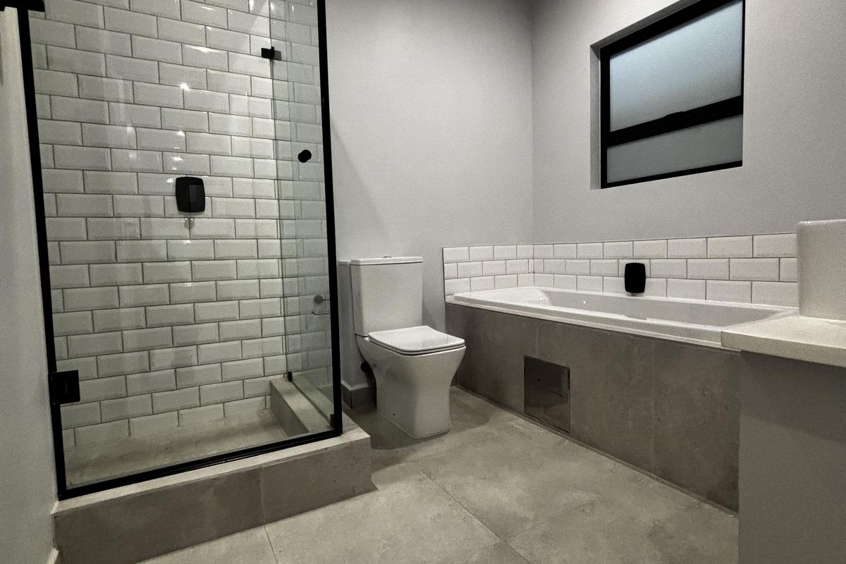 WOW MODERN -BRAND NEW 2 BED 2 BATH - Photo 5