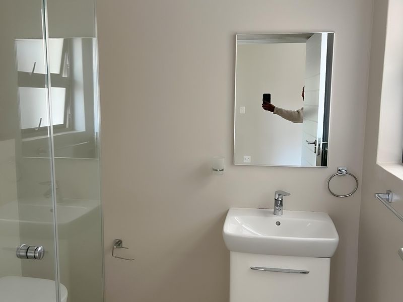 Modern 2 Bed, 2 Bath Apartment in Umhlanga Ridge Town Central - Photo 10