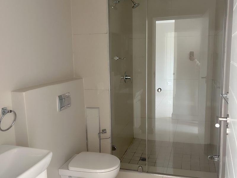 Modern 2 Bed, 2 Bath Apartment in Umhlanga Ridge Town Central - Photo 9