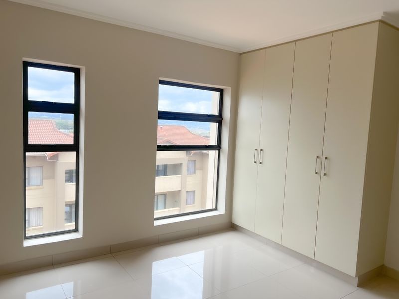 Modern 2 Bed, 2 Bath Apartment in Umhlanga Ridge Town Central - Photo 6