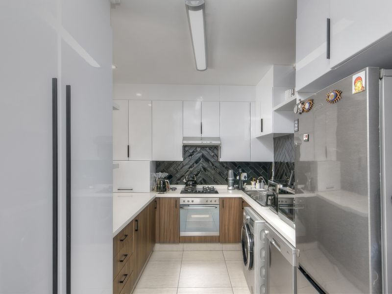 Wow 2 Bed 2 Bath Modern Morningside - Photo 6