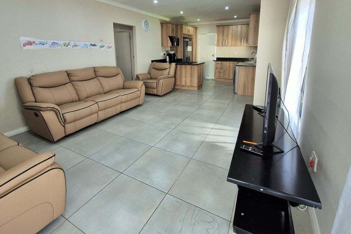 FAIRVIEW 3 BED 2 BATH HOUSE FOR SALE - Photo 3