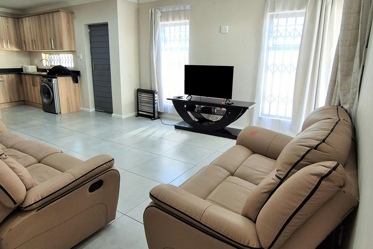 FAIRVIEW 3 BED 2 BATH HOUSE FOR SALE - Photo 2