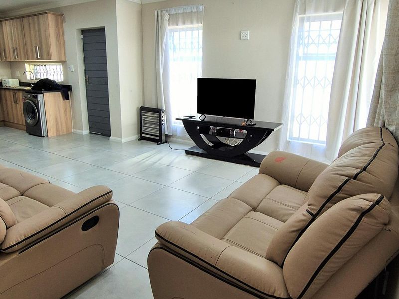 FAIRVIEW 3 BED 2 BATH HOUSE FOR SALE - Photo 2