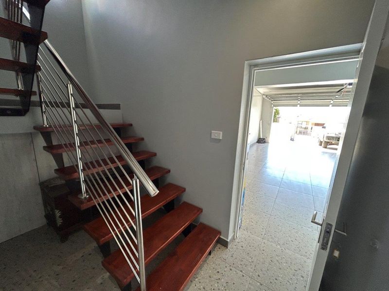 SPACIOUS  UPMARKET  HOME WITH ITS OWN LIFT ,AND PERMANENT STUNNING SEA AND MOUNTAIN VIEWS - Photo 9