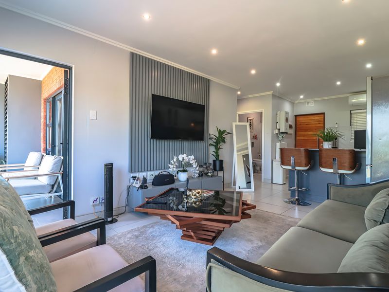 Immaculate 2 Bedroom Apartment for Sale in Umhlanga - Photo 10