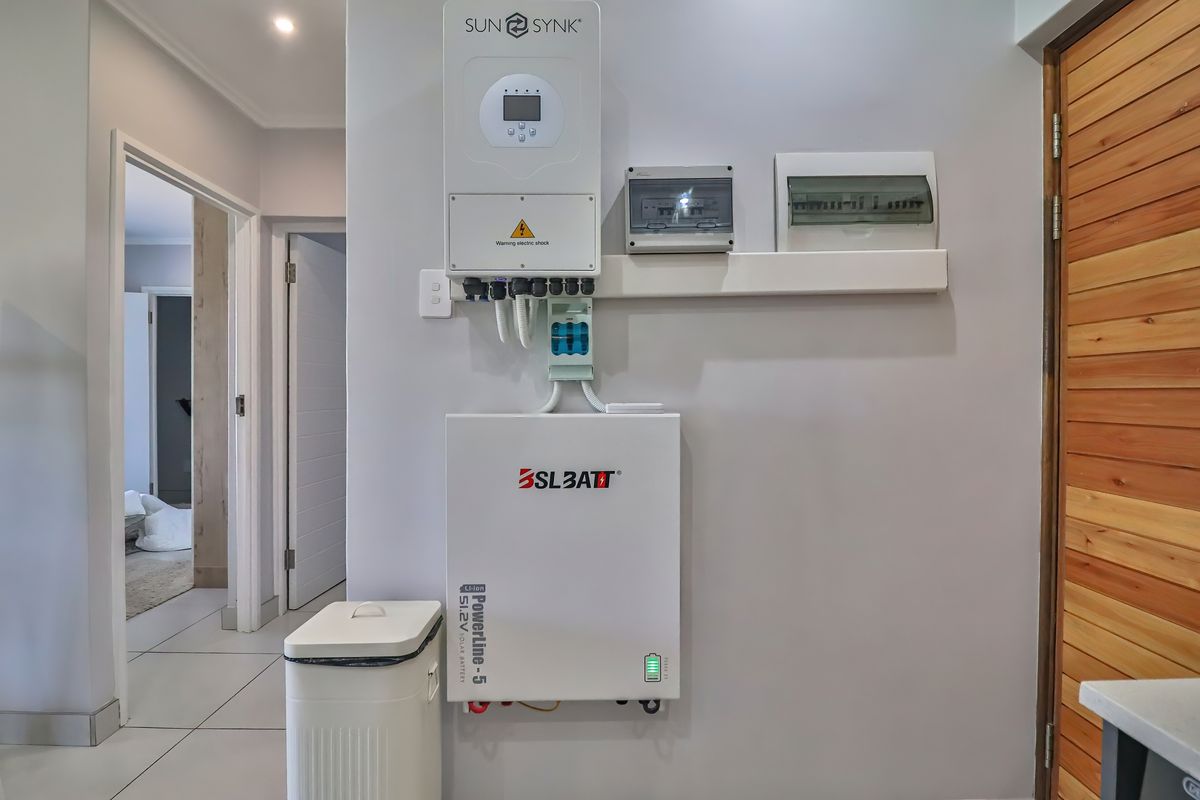 Immaculate 2 Bedroom Apartment for Sale in Umhlanga - Photo 4