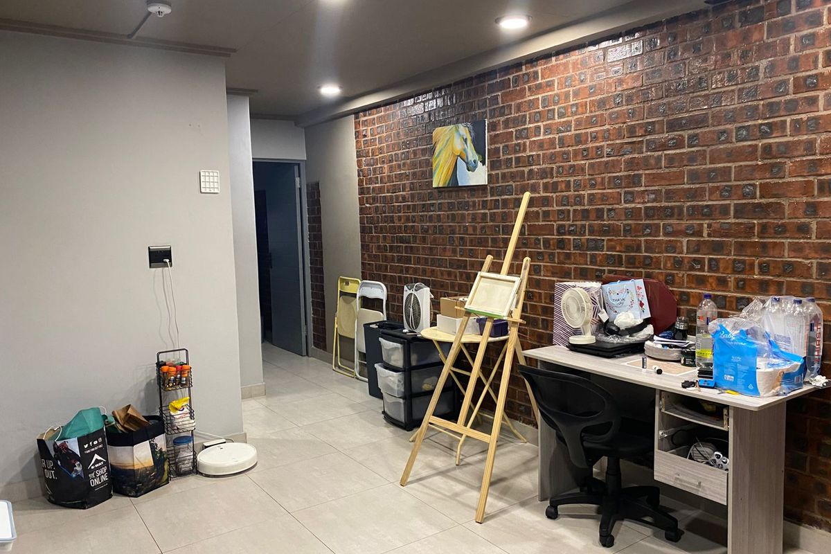 1 Bedroom Apartment for Sale - Photo 4