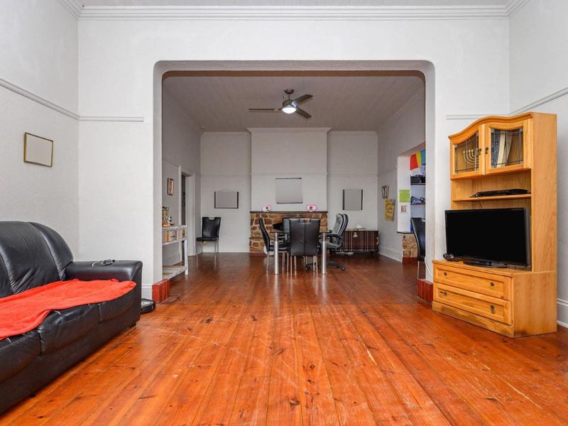 CENTRAL 4 BED 2 BATH HOUSE FOR SALE - Photo 2