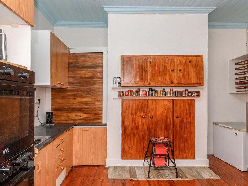 CENTRAL 4 BED 2 BATH HOUSE FOR SALE - Photo 4