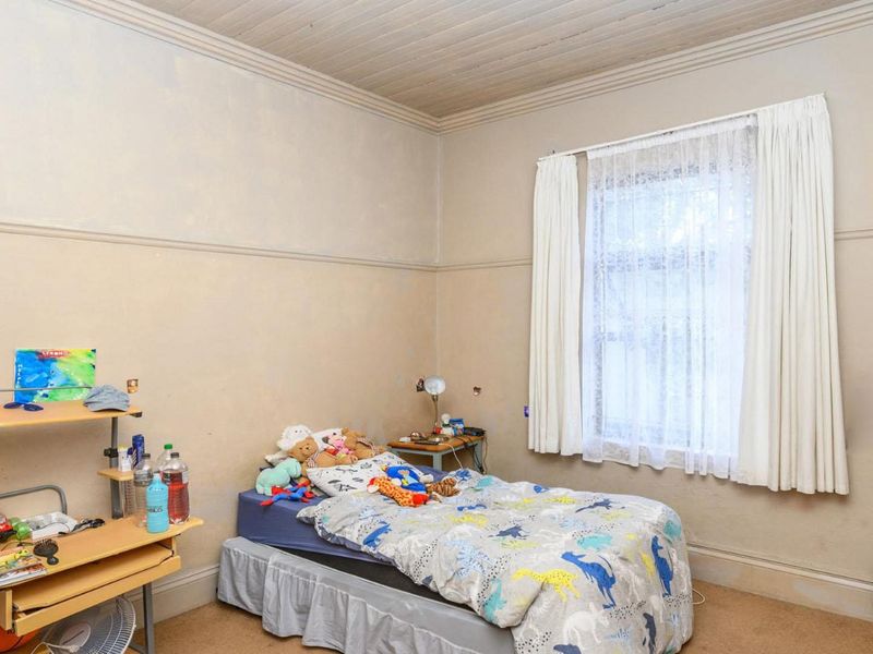 CENTRAL 4 BED 2 BATH HOUSE FOR SALE - Photo 8