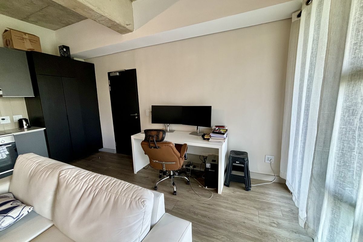 Spacious one bed for sale in Sandton - Photo 4