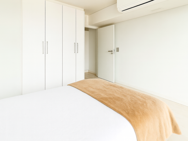 Sleek & Modern Apartment in De Waterkant - Photo 9