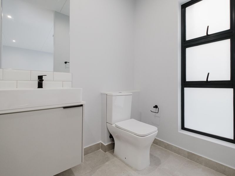 Two bedroom Two bathroom for sale in Edenburg - Photo 10