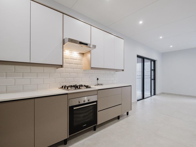 Two bedroom Two bathroom for sale in Edenburg - Photo 4