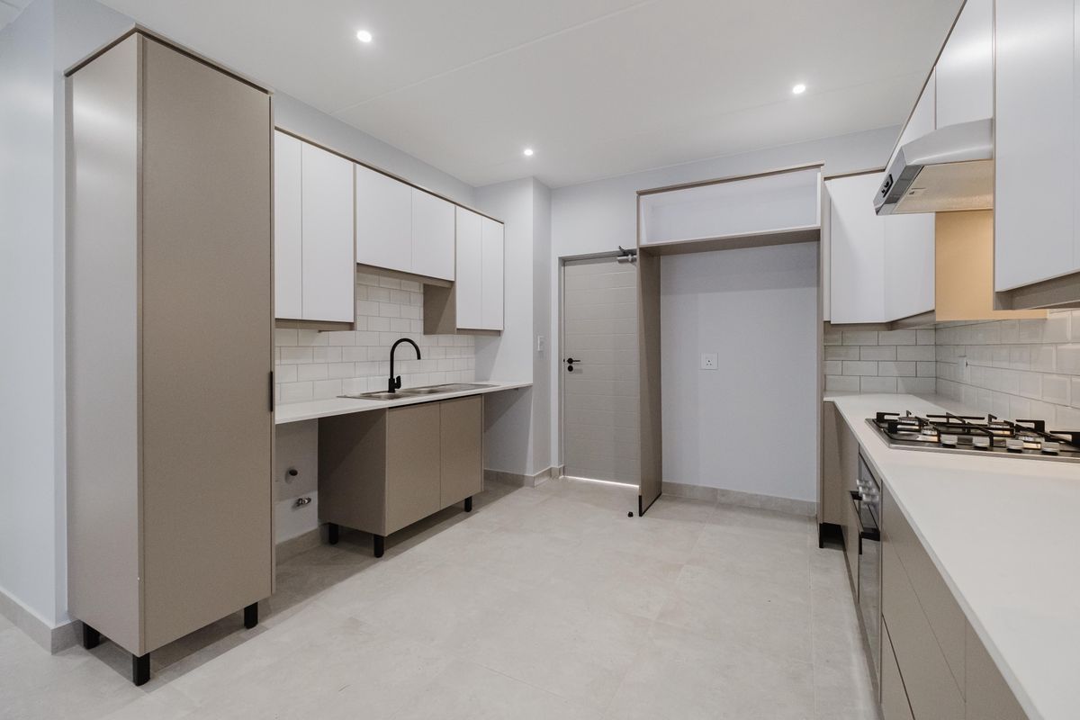 Two bedroom Two bathroom for sale in Edenburg - Photo 5