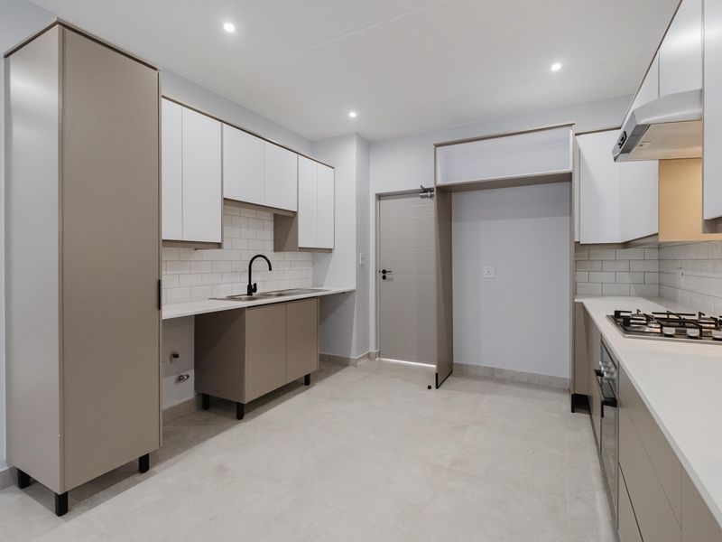 Two bedroom Two bathroom for sale in Edenburg - Photo 5