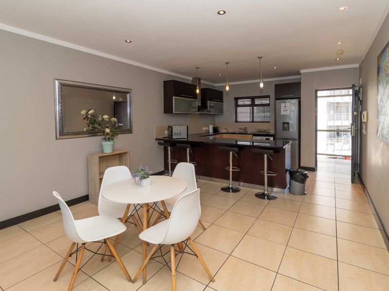 Luxury Living in the Heart of the City - Photo 9