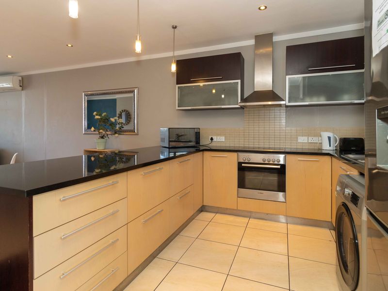 Spacious 1 & 2 Bedroom Units + Penthouses - Photo 7